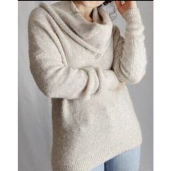 Elizabeth and James •XS• Alpaca Blend Oversized Chunky Knit Cowl Neck Sweater - Picture 6 of 6